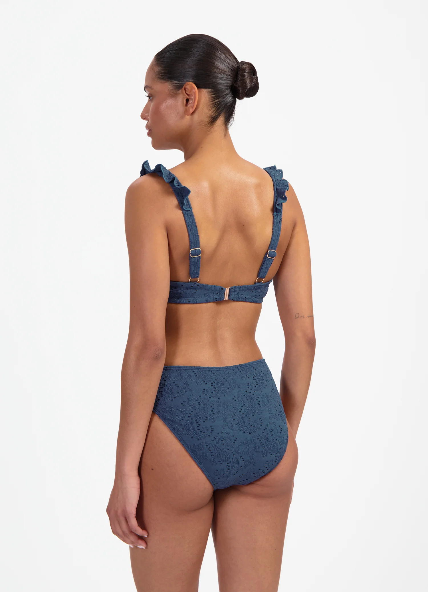 Nightsky Embroidery full cup bikinitop - Image 3